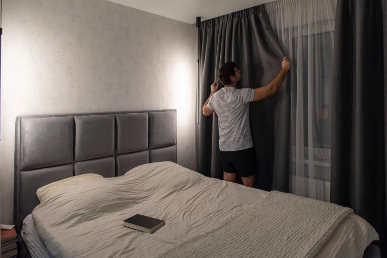 Astuces simples pour insonoriser efficacement votre chambre à coucher