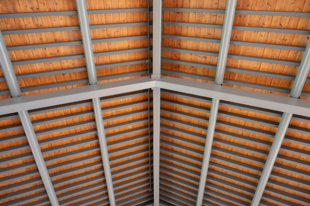 choisir une sous face de toiture en bois durable.jpg