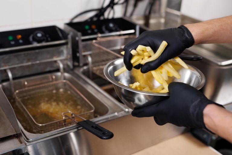 Comment nettoyer efficacement une friteuse électrique sans effort